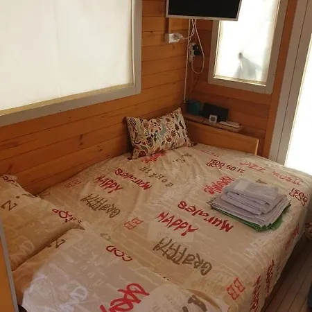 Houseboat Úszó hotel Cagliari