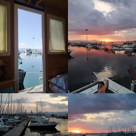 Houseboat Πλωτό κατάλυμα